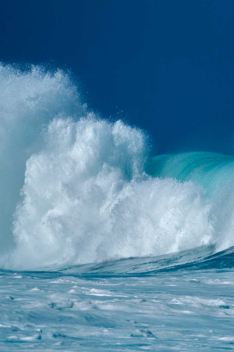 Breaking Waves I (left panel)